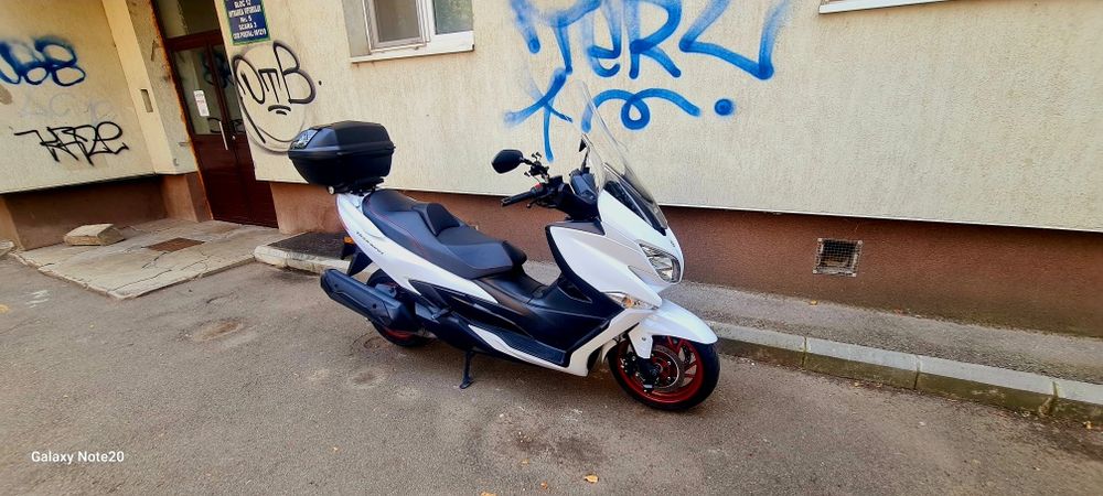 Suzuki Burgman 400cm(nu honda, sym, aprilia)