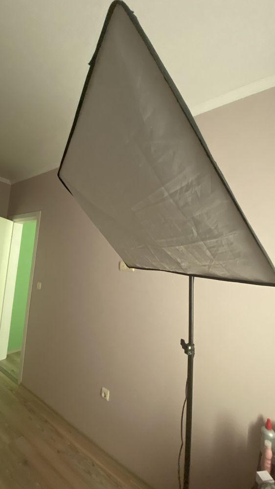 СОФТБОКС  светлина за студио тип SoftBox Led лампа трипод