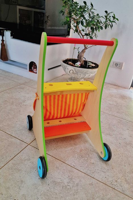 Premergător din lemn – ideal pentru învățarea mersului