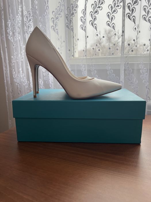 Туфли белые новые