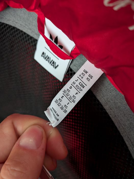 Geaca AVAVAV Adidas marimea S rosie unisex