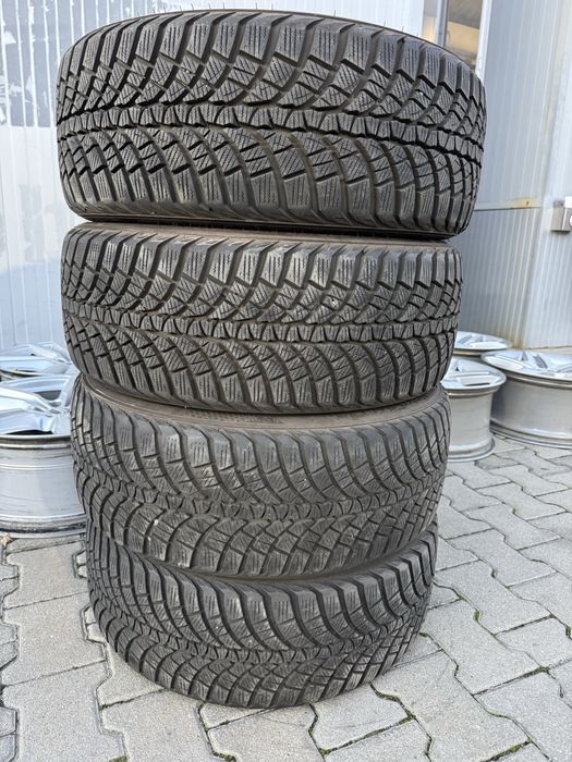 4 бр. Почти нови зимни гуми Kumho 235/45/19