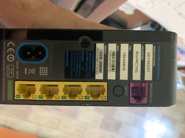 Sky Box2 router/acces point/extender 1 port WAN 4 port LAN nu TP-Link