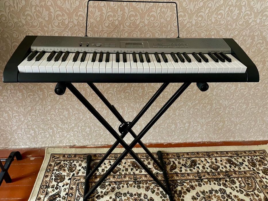 Синтезатор Casio LK 125