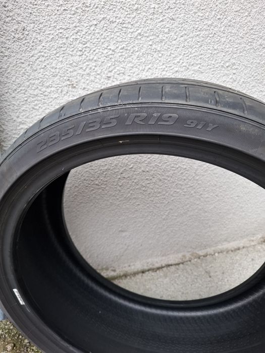 Vând anvelope vara Pirelli