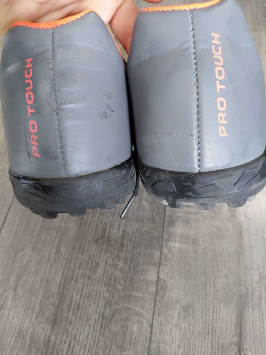 Маратонки за футбол