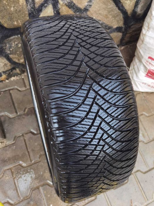 Vând cauciucuri all season goodride 245/45 r17