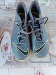 Nike cu crampoane aproape noi