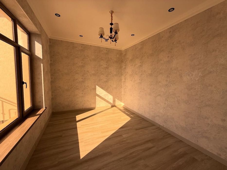 Уч кахрамон постидан 3 км кирганда 6 хонали уй сотилади uch qahramon