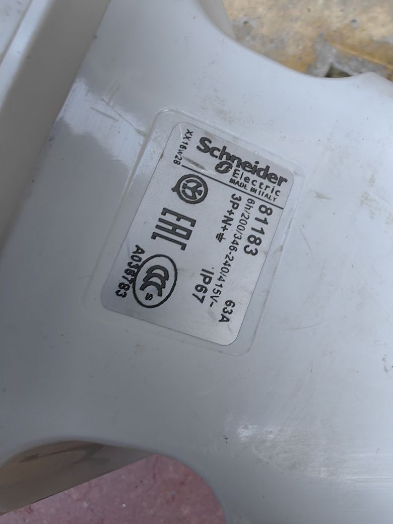 Priza trifazica 63a ip 65