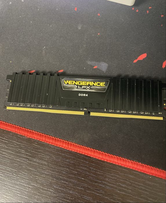 Vand placuta de ram 4gb