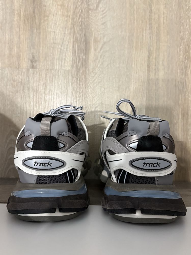 Balenciaga Track