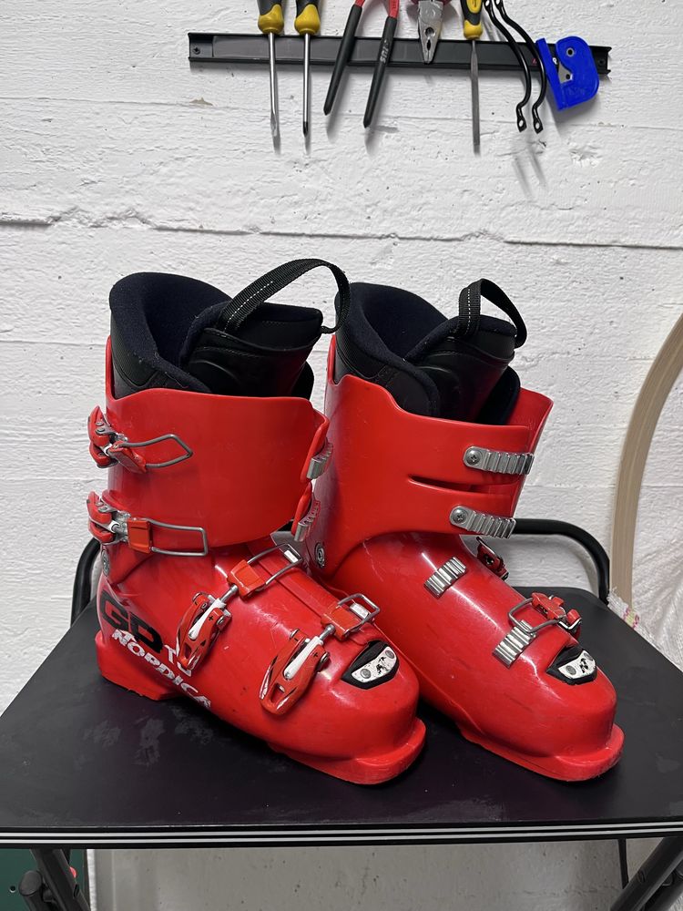 Clapari Nordica 39 stare f buna.