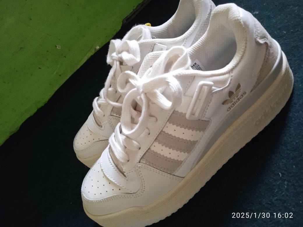 Adidas krasovkasi