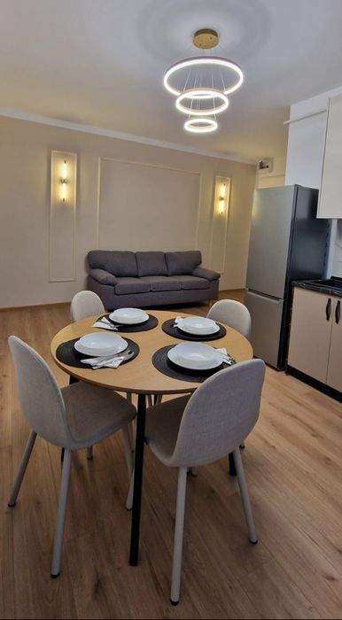 Închiriez pe termen scurt apartament cu 3 camere