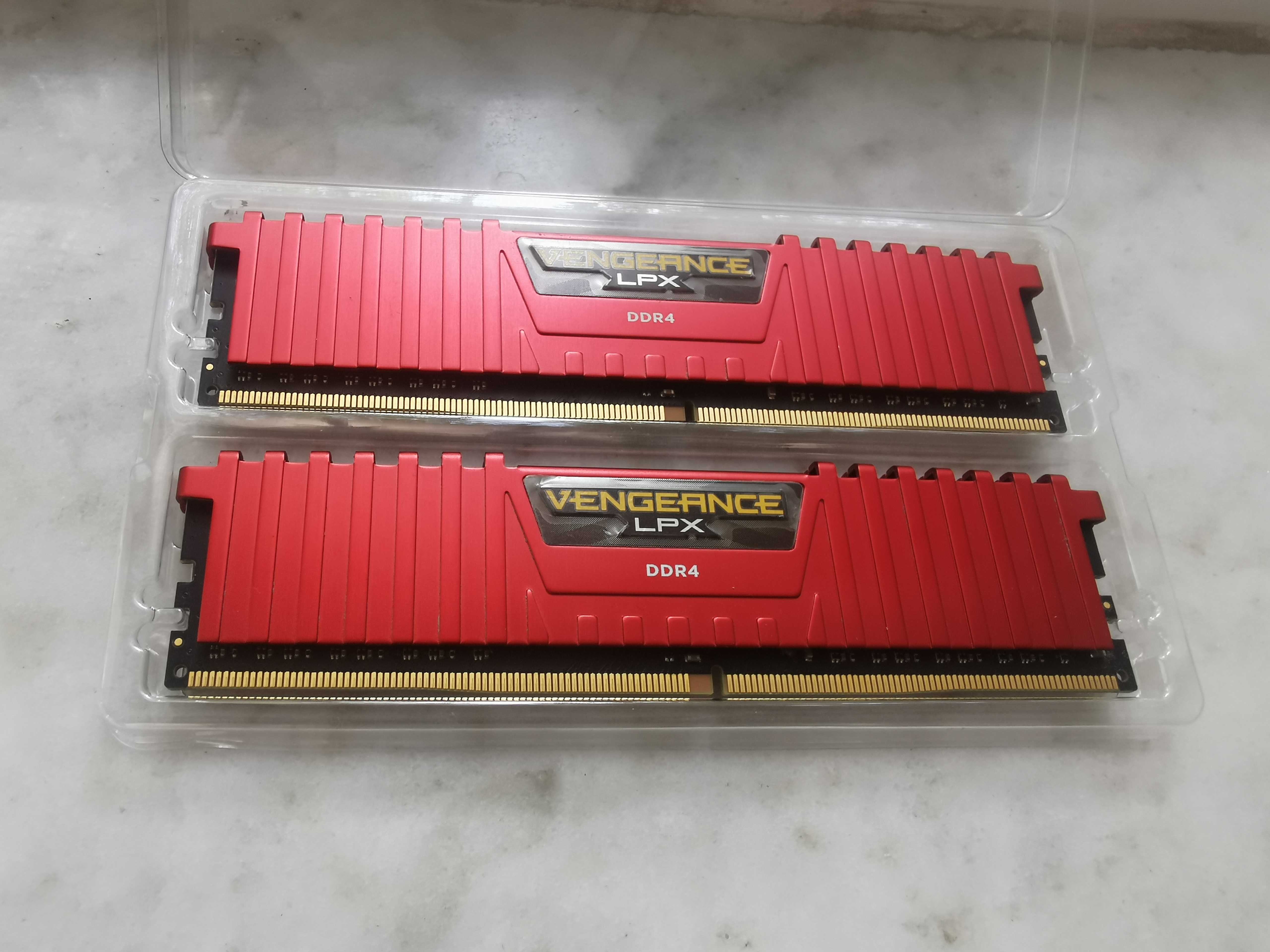 Memorie RAM Corsair LPX Red 8GB DDR4 2400MHz CL16 Dual Channel Kit