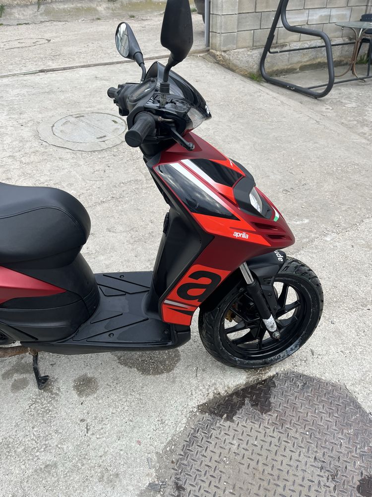 Aprilia SR 50 Motard 2019