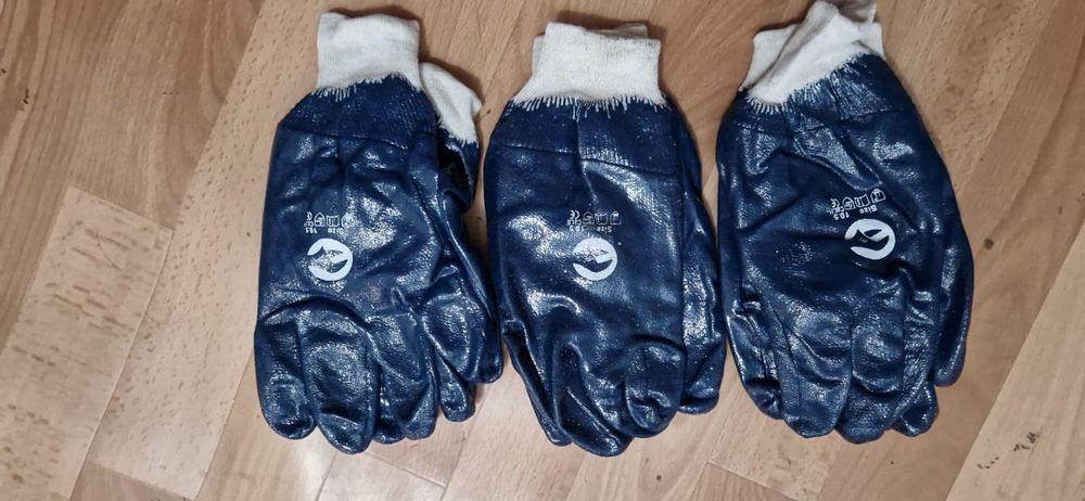 Продам нефриловые перчатки