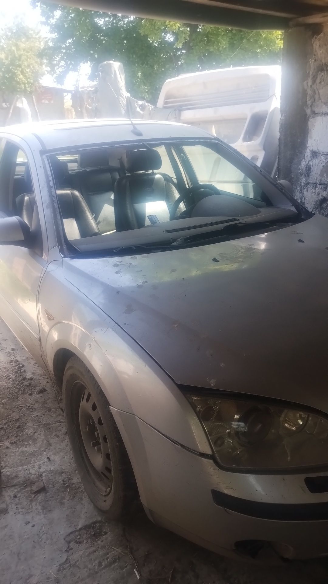 Ford Mondeo 2004 două mașini în banii ăștia