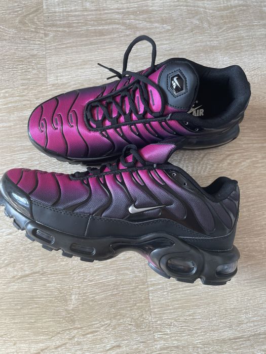 Adidasi nike tn
