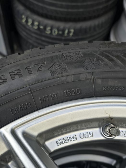 4 Броя 225/55/17 Dunlop 2x7,5mm 2x6,2mm