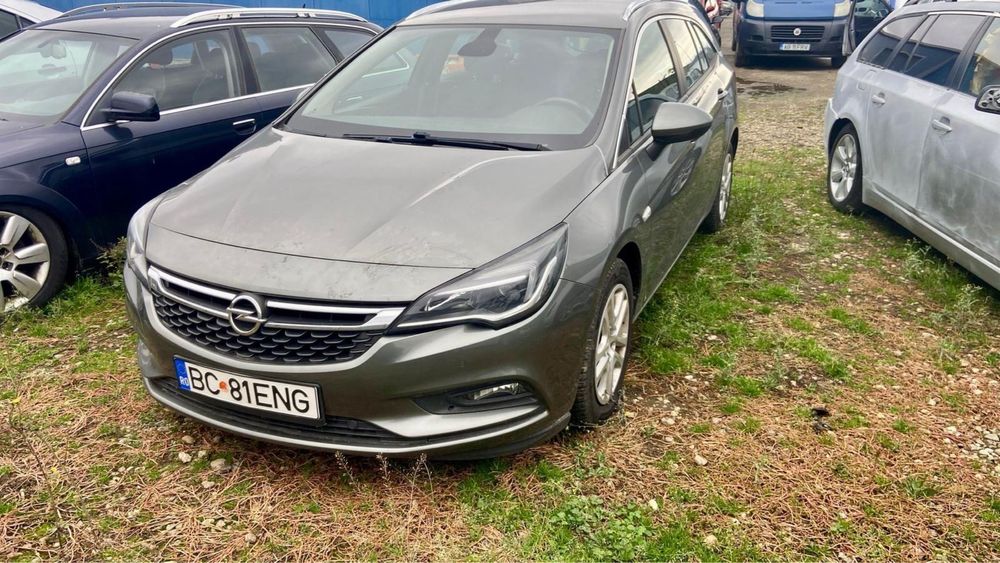 Opel Astra K cu motor defect