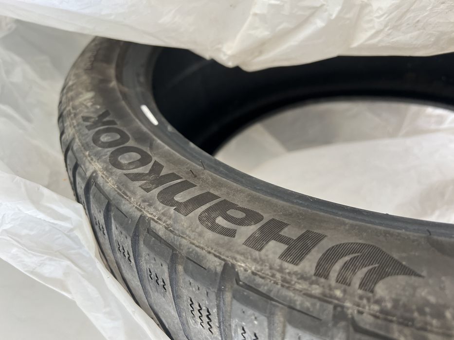 Vand 2 anvelope 265x35x20 Hankook iarna M+S