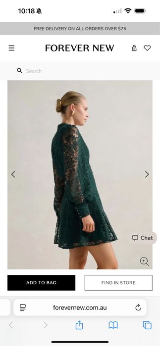 Rochie verde din dantela cu nasturi bijuterie