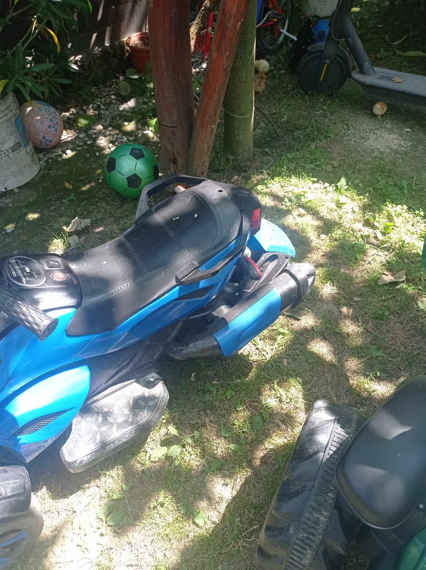 Vând mașinuțe electrice