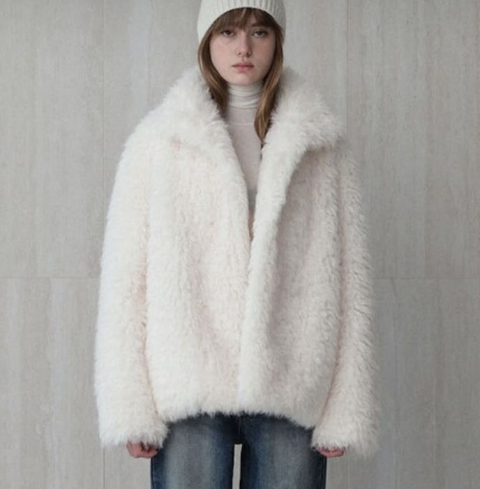 Продам эко шубу новая