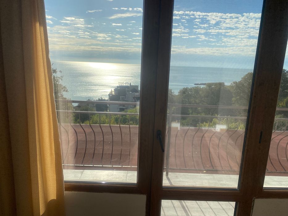 Продавам двустаен 82кв/м апартамент