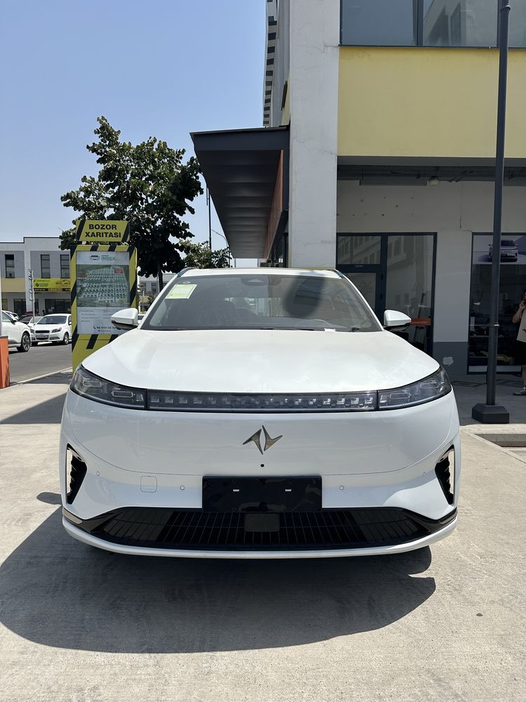 Dongfeng 008 Ultira nalichida
