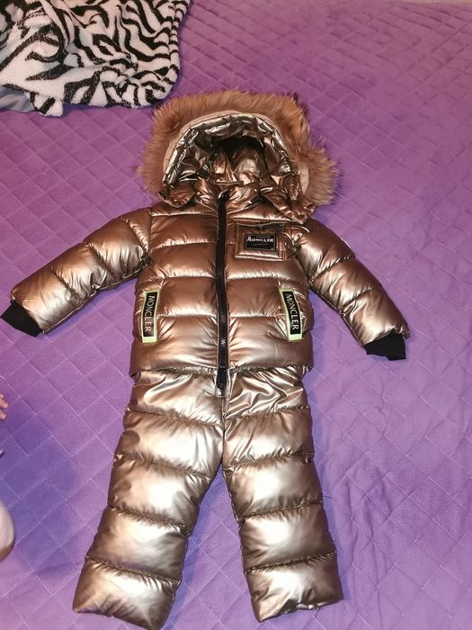 Продам комбинизон детский "MONCLER"