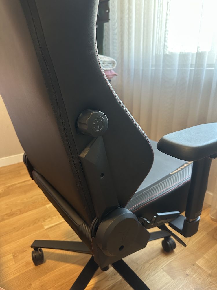 Secretlab Titan 2020 gaming chair