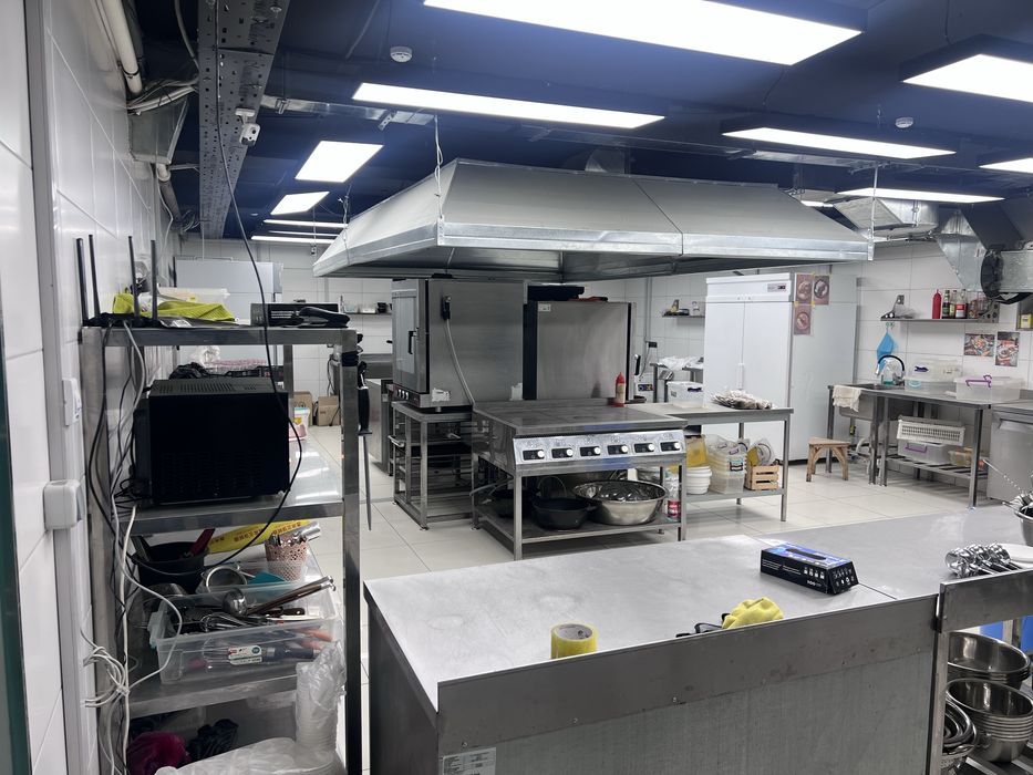 Готове завдение с оборудованием для ресторана