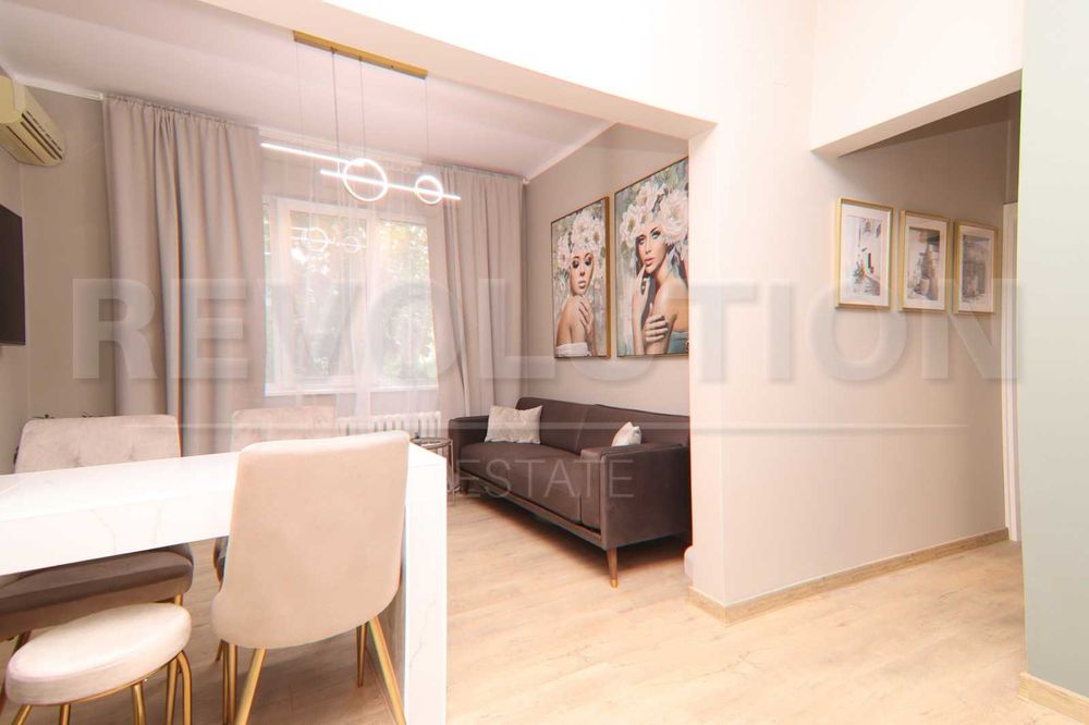 Продава се Тристаен апартамент в София, Център - 68 кв.м за 4045 €/кв.м - Снимка #5