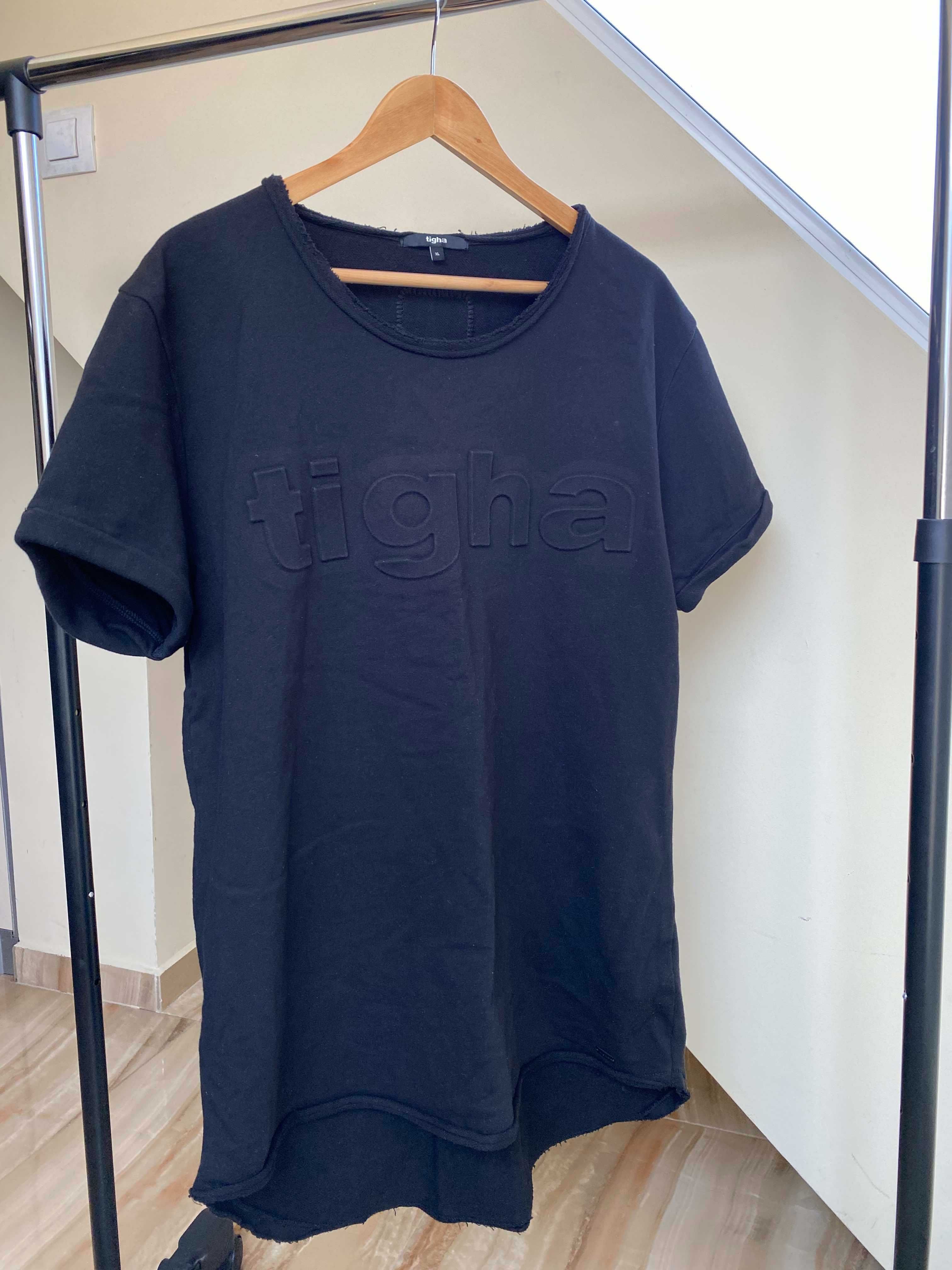Черна Тениска Tigha бокси / oversize / boxy fit XL отковаря на L