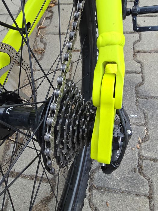 Продавам commencal v3 supreme dh