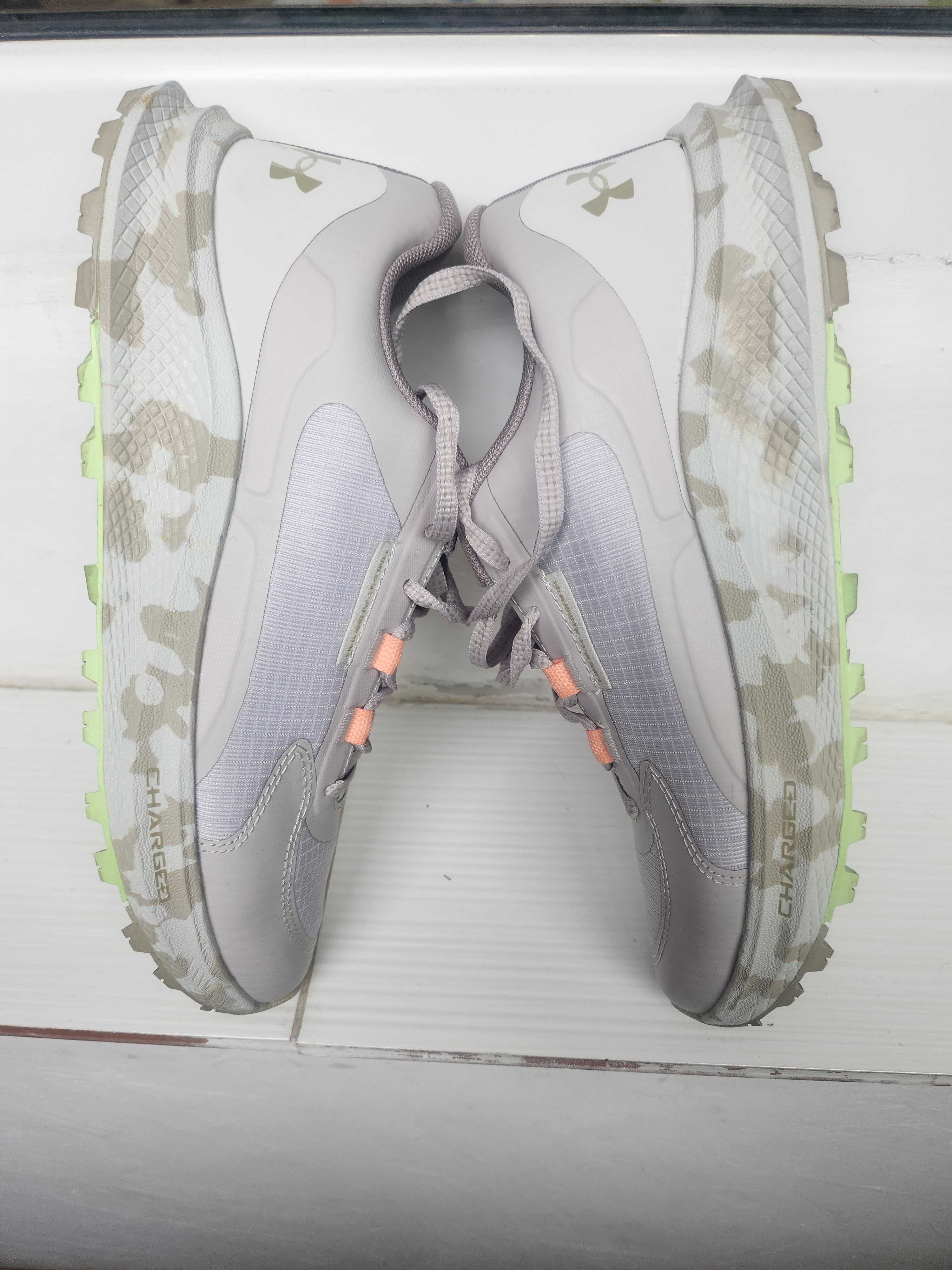 Спортни обувки Under Armour  Charged 38,5