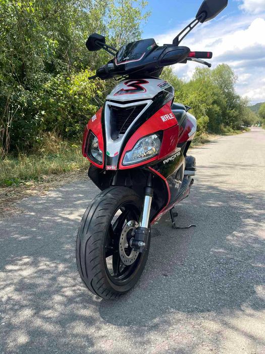 Продавам скутер Aprilia sr50 factory 2011 г.