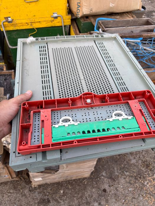 Vând stupi de albine folosiți