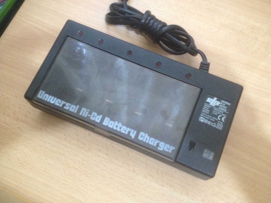 Зарядное устройство универсальное.