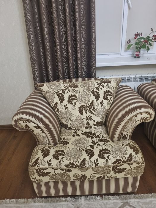 Угловой диван с креслом