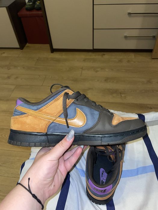 Vand Nike Dunk de piele intoarsa
