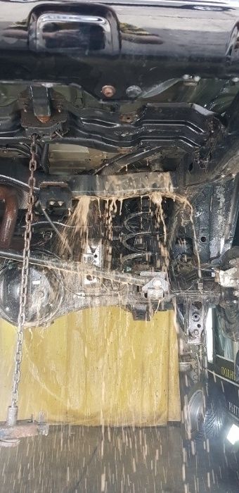 Мойка Днища автомашин на подъемнике.