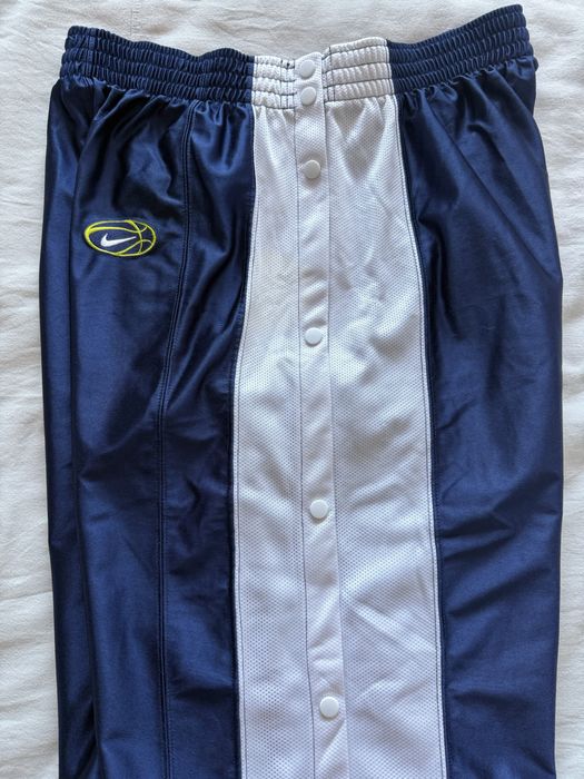 Оригинално долнище на Nike