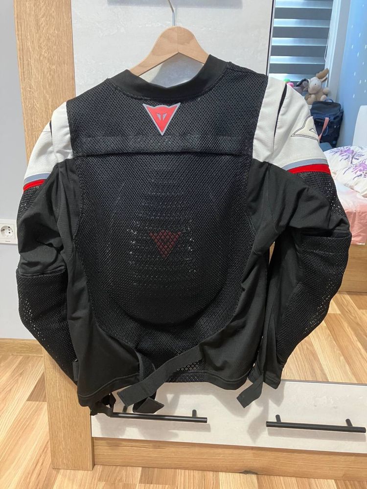 Яке/жилетка Dainese S/M размер