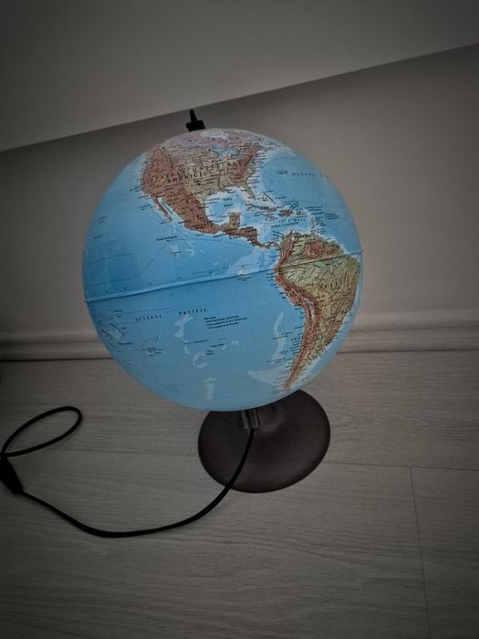 Glob pamantesc cu bec