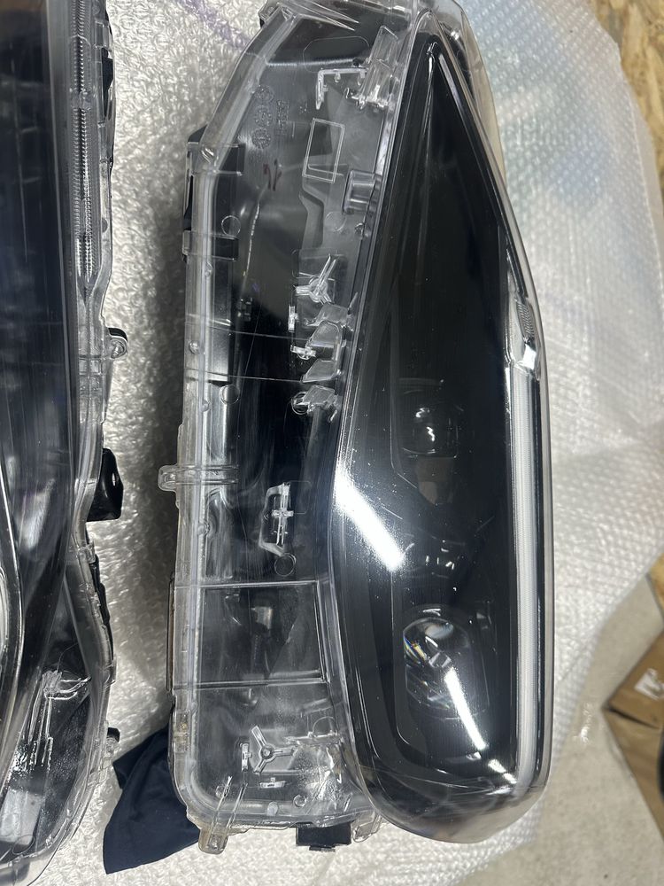 Faruri full led toyota yaris cross.