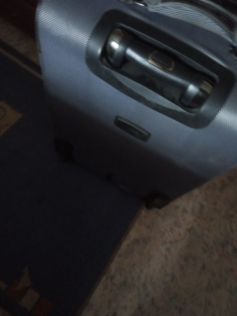 Сумка чемодан на колесиках с кодовым замком